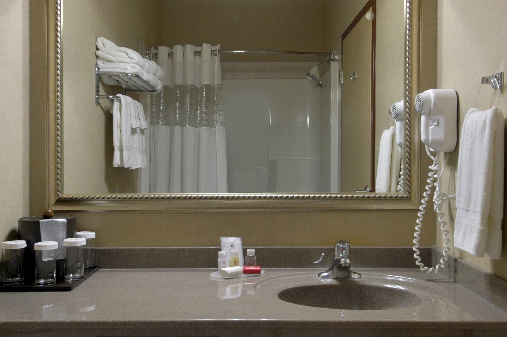 Ramada By Wyndham Drumheller Hotel & Suites Kültér fotó