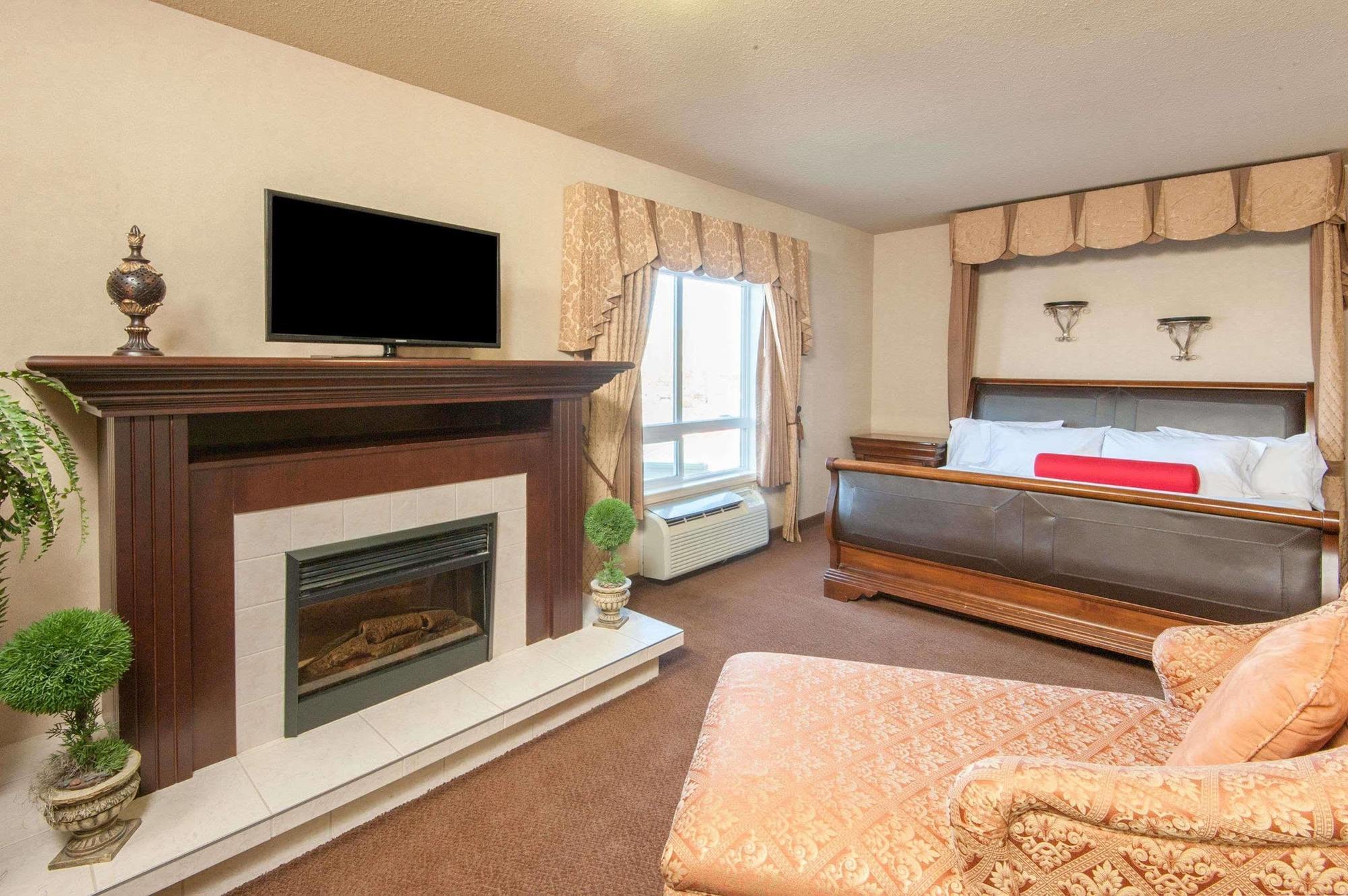 Ramada By Wyndham Drumheller Hotel & Suites Kültér fotó
